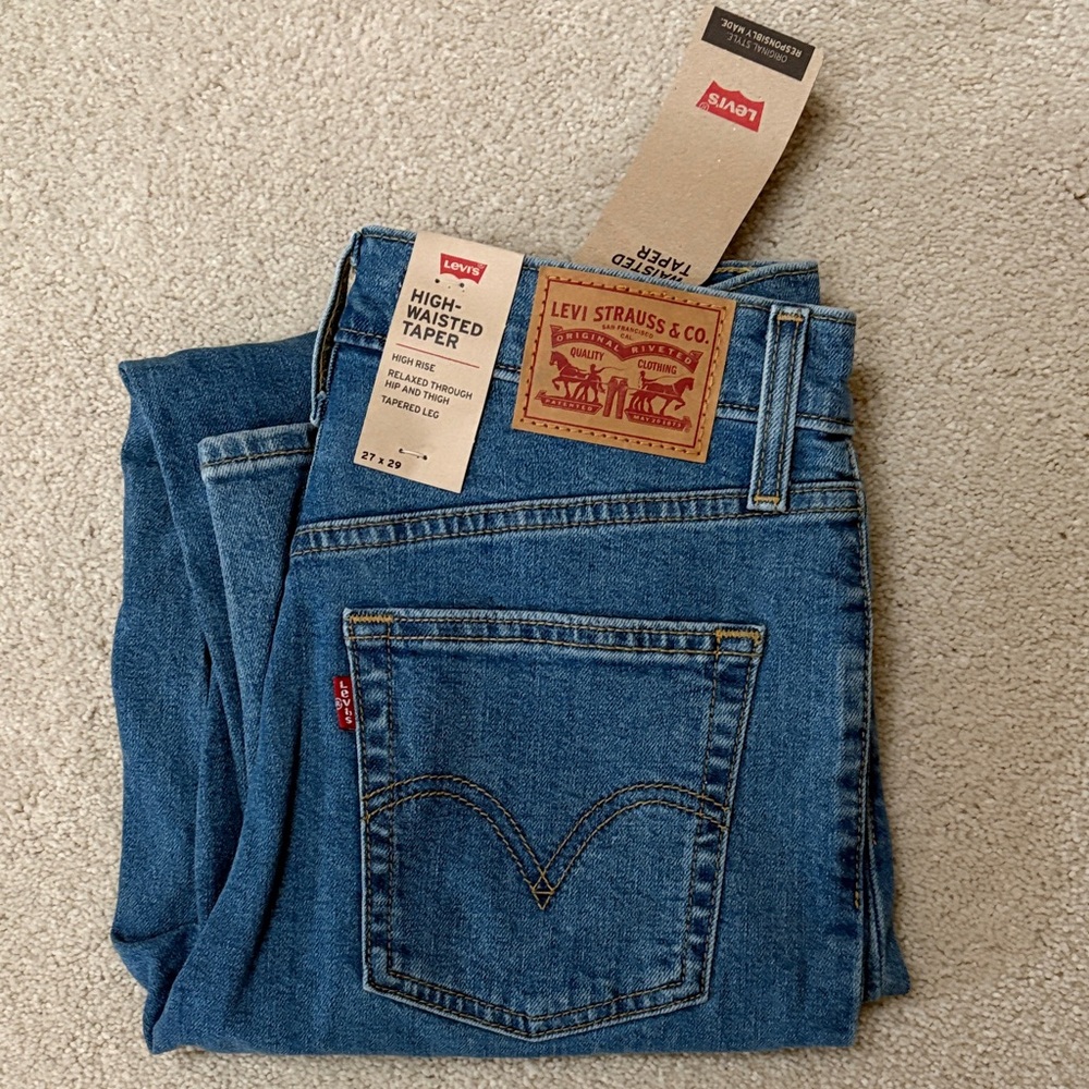 Levi's Women’s Classic Blue Jeans High Rise Tapered Leg 27x29